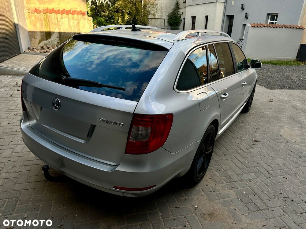 Skoda Superb 2.0 TDI Comfort DSG - 3