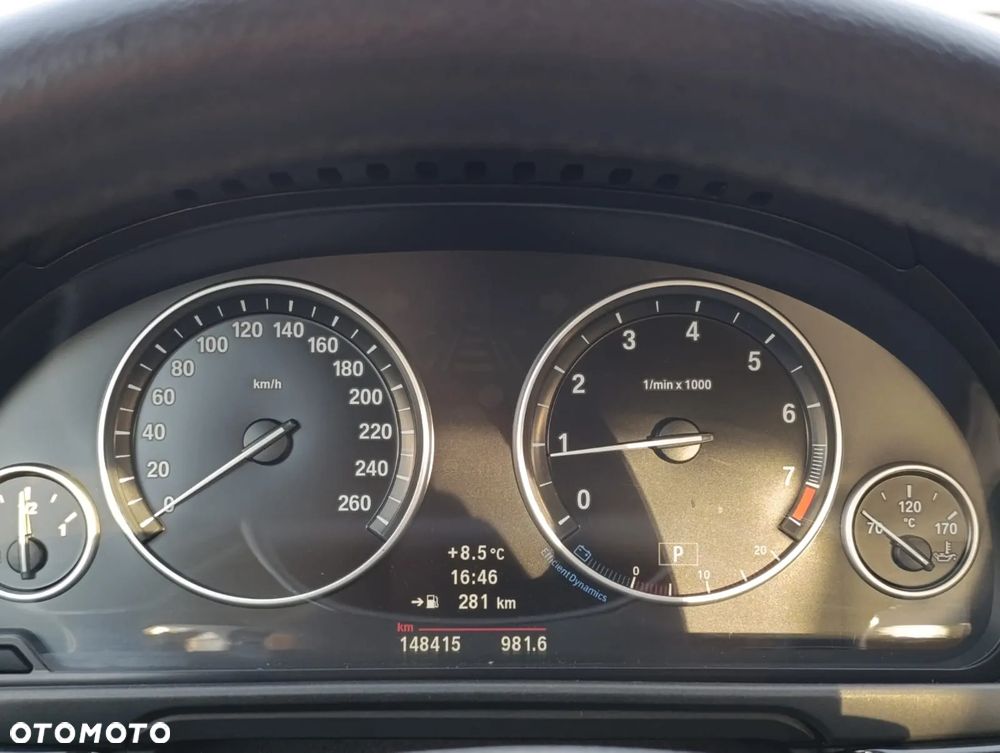 BMW Seria 5 528i xDrive Modern Line - 23