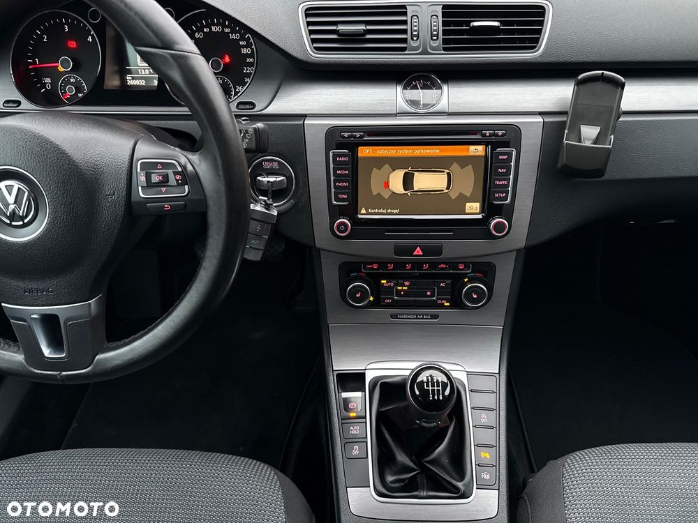 Volkswagen Passat 2.0 TDI BlueMotion Technology Exclusive - 22