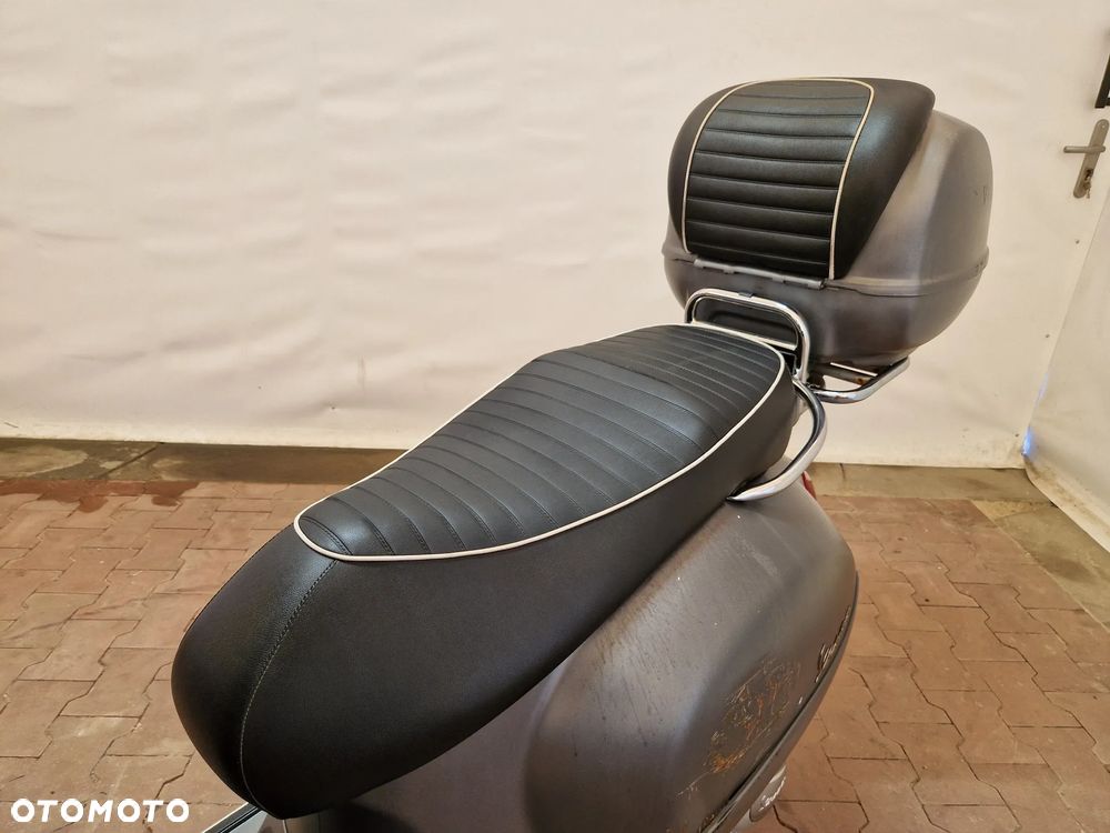 Piaggio Vespa - 12