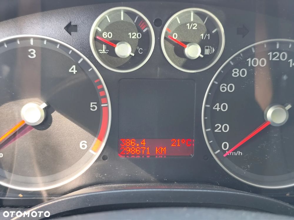 Ford Focus 1.6 TDCi DPF Ghia - 8