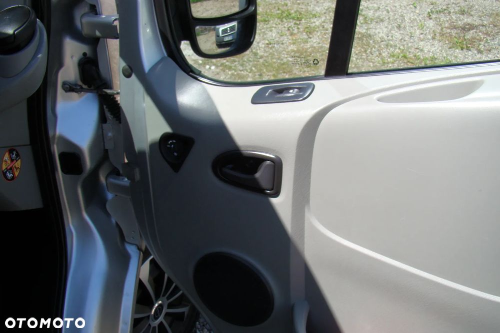 Opel Vivaro - 9