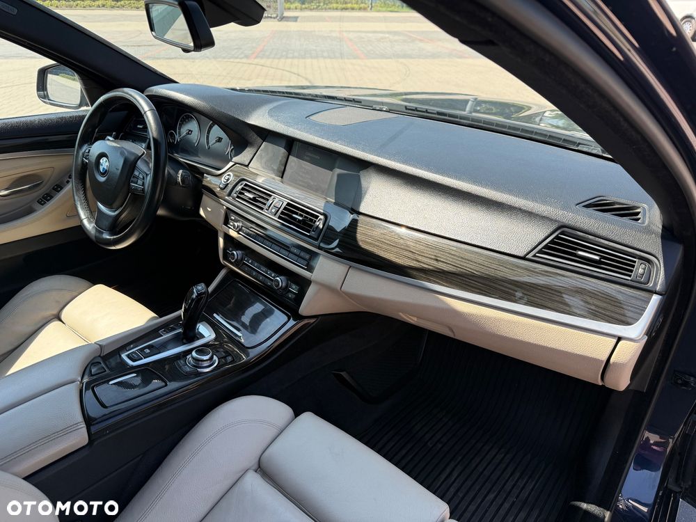 BMW Seria 5 520d - 23
