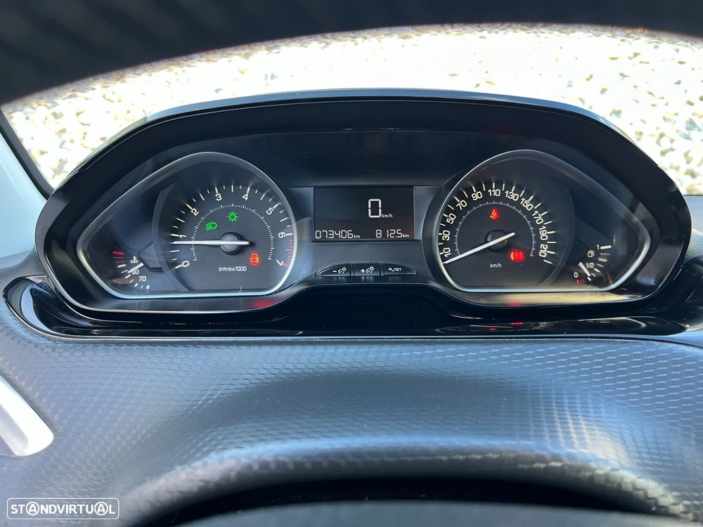 Peugeot 2008 1.2 PureTech Style - 33