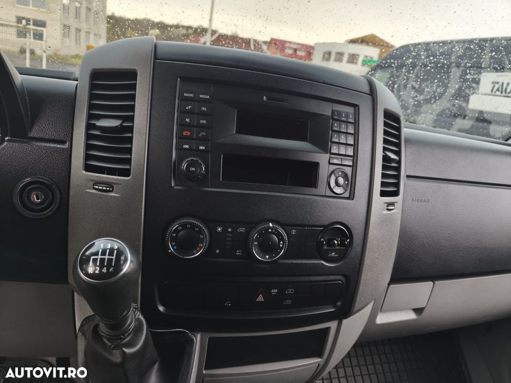 Volkswagen Crafter 2.0 TDI MAXI XXL An 2016 Climă Cârlig de remorcare - 9