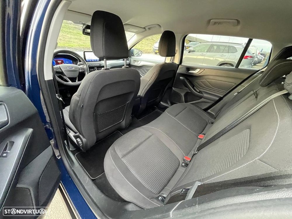 Ford Focus 1.0 EcoBoost S&S TITANIUM X - 7