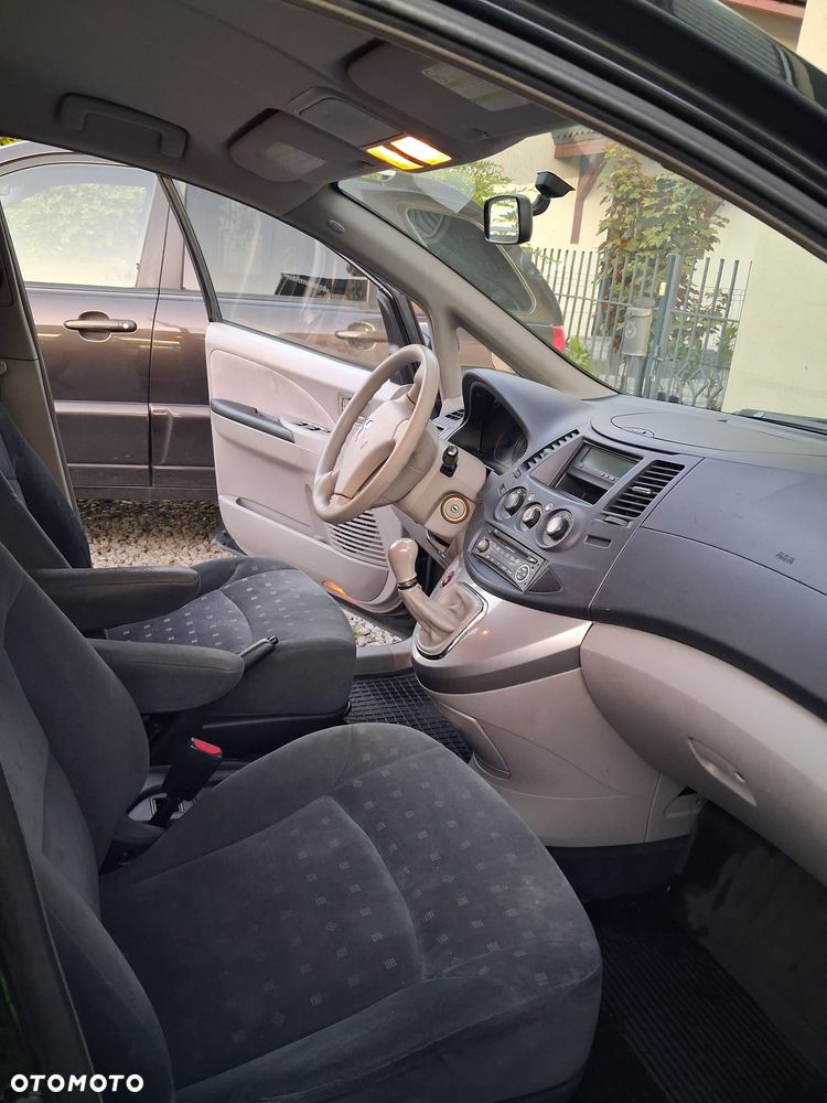 Mitsubishi Grandis - 4