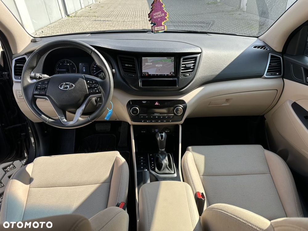 Hyundai Tucson 2.0 CRDi 4WD Automatik Style - 26