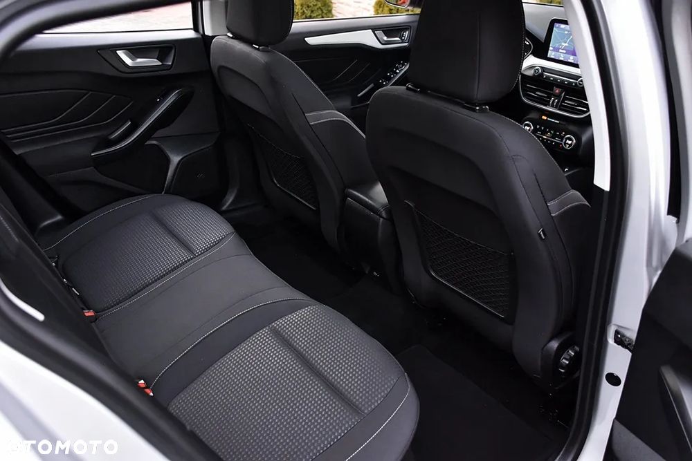 Ford Focus 1.5 EcoBlue Start-Stopp-System TITANIUM DESIGN - 40