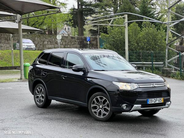 Mitsubishi Outlander 2.0 PHEV Instyle Navi