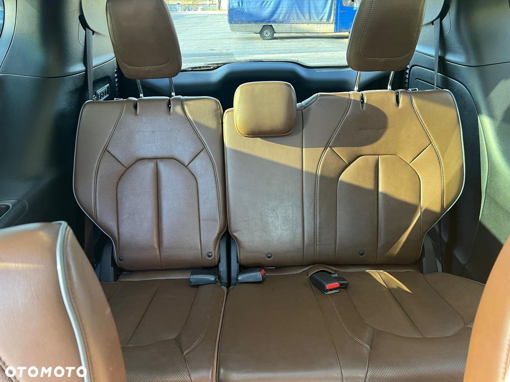 Chrysler Pacifica - 15