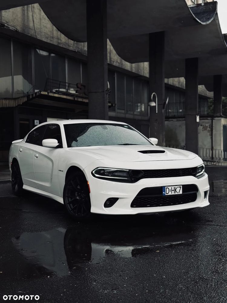 Dodge Charger 5.7 R/T - 1