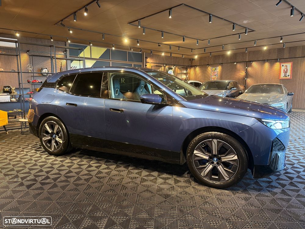 BMW iX xDrive 40 Pack Desportivo - 7
