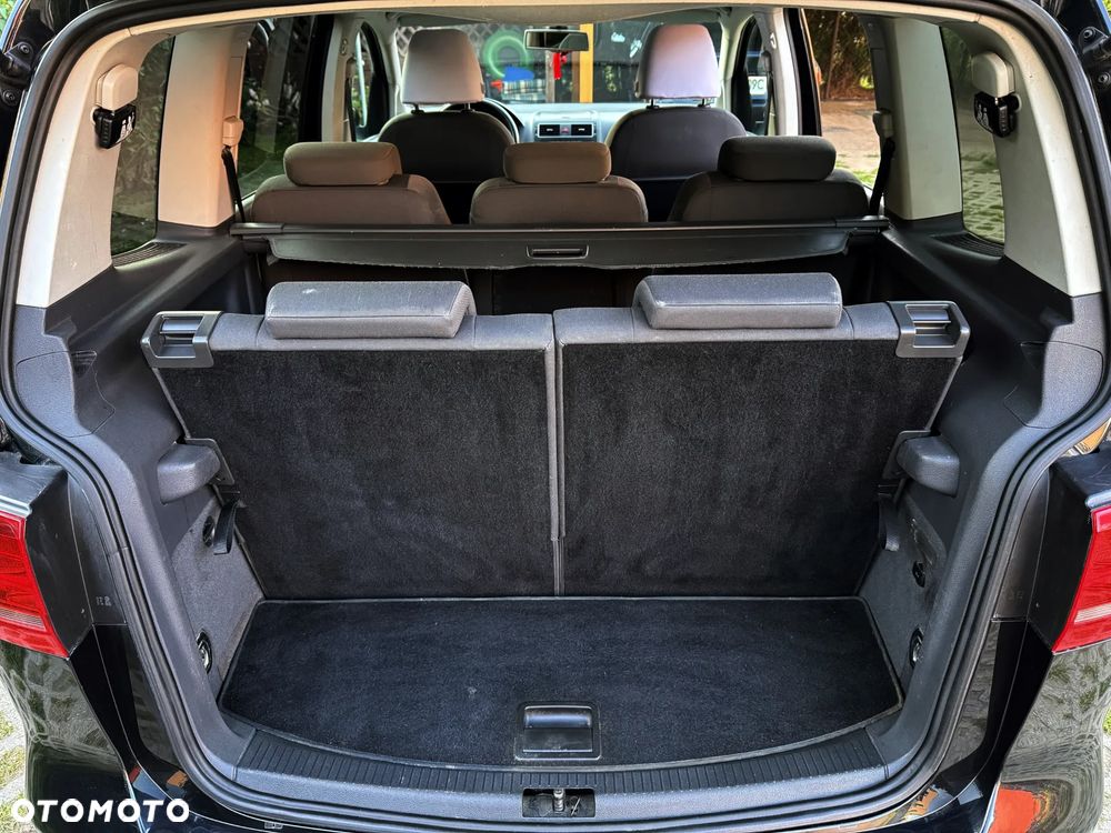 Volkswagen Touran 1.6 TDI DPF Highline - 26