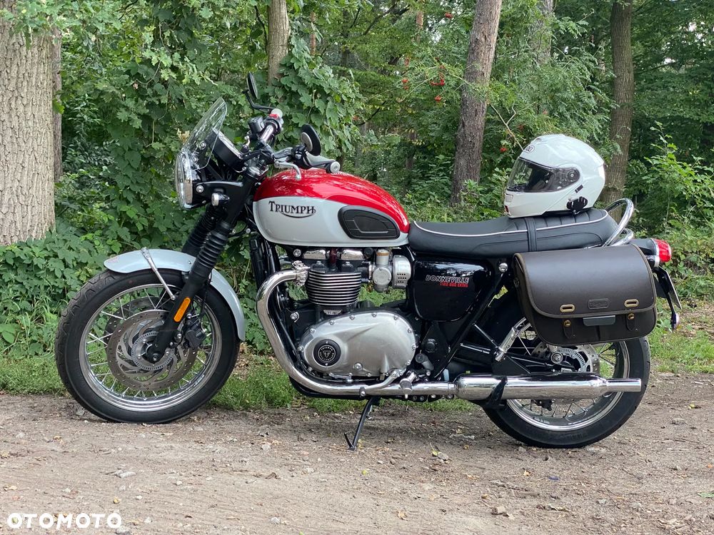 Triumph Bonneville - 9