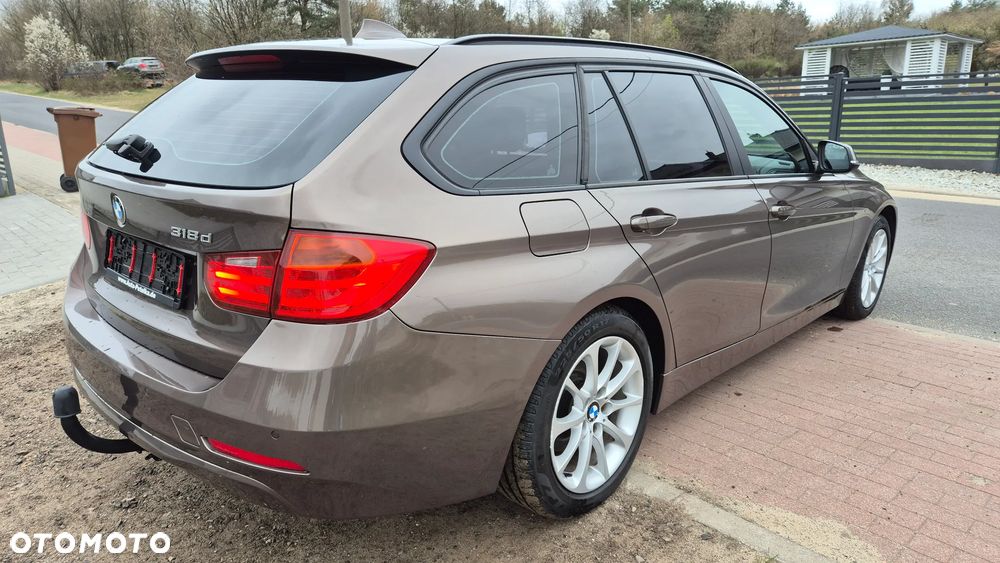 BMW Seria 3 318d - 4