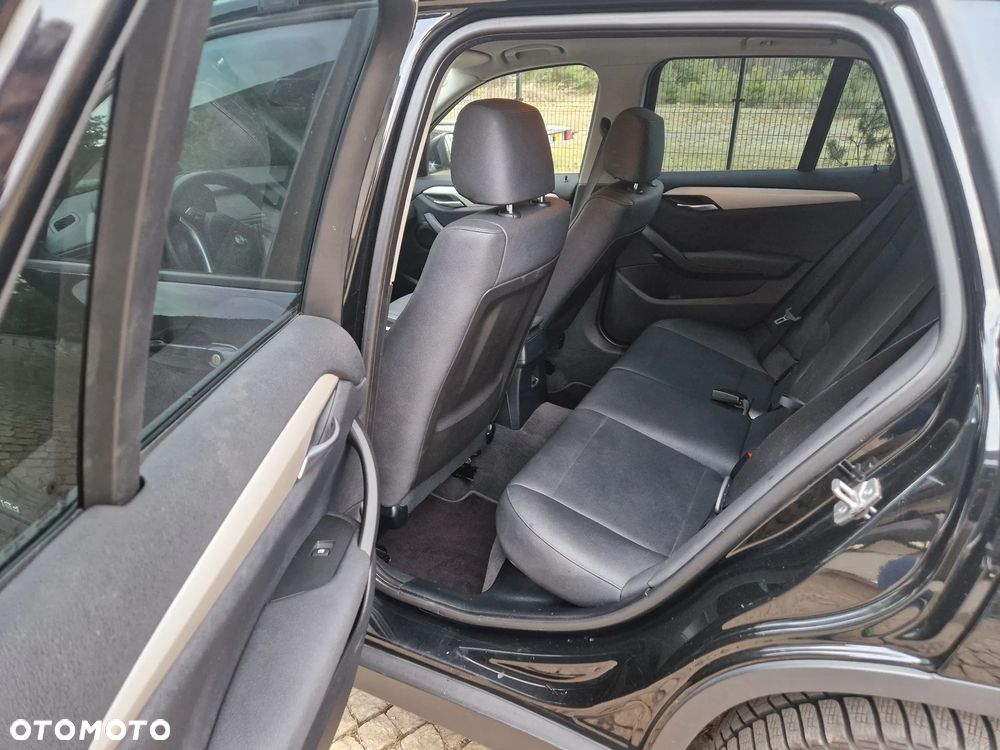 BMW X1 xDrive18d xLine - 13