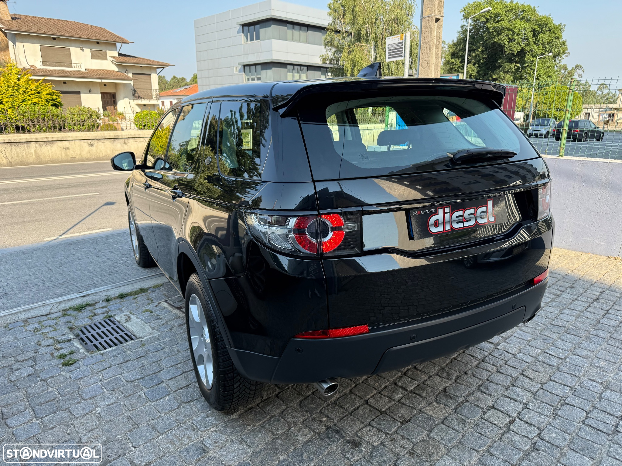 Land Rover Discovery Sport 2.0 eD4 HSE Luxury - 10