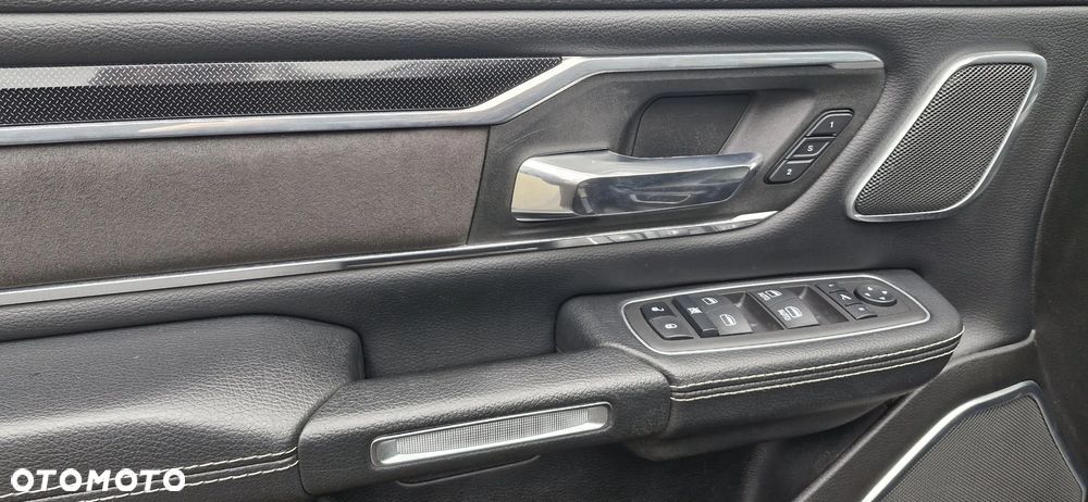 RAM 1500 Crew Cab Laramie - 17