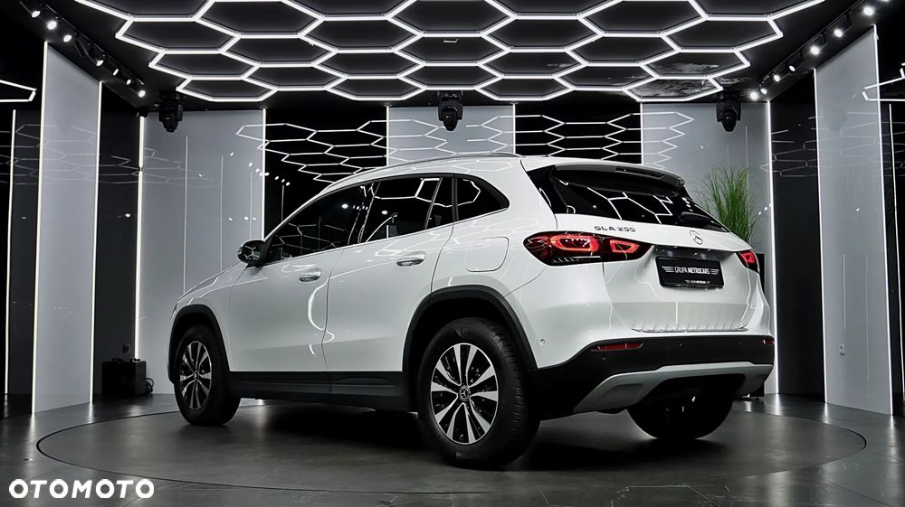 Mercedes-Benz GLA 200 Progressive - 6