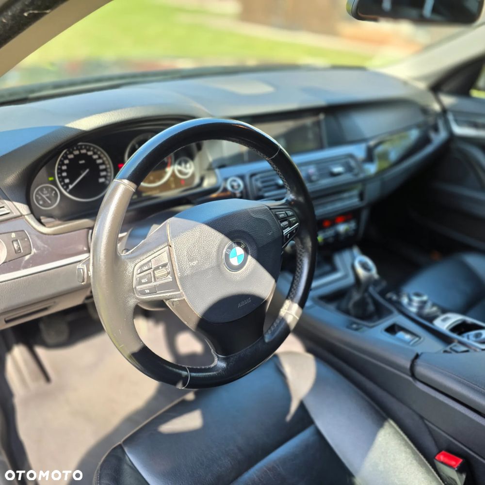 BMW Seria 5 520d Luxury Line - 12