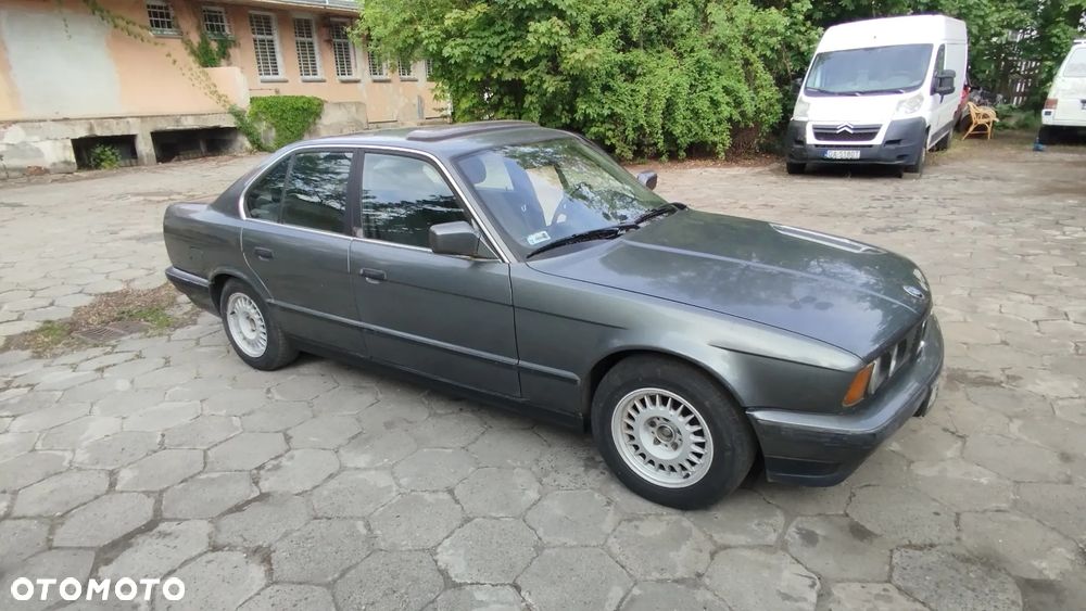 BMW Seria 5 520 i - 11