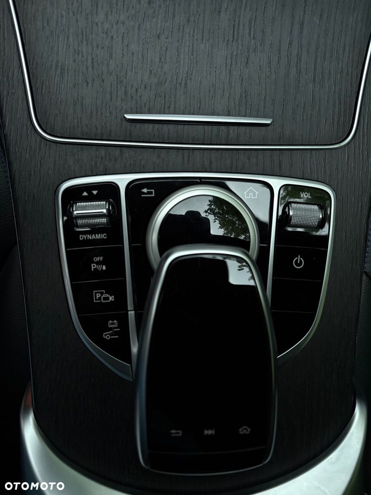 Mercedes-Benz Klasa C 300 de 9G-TRONIC - 33