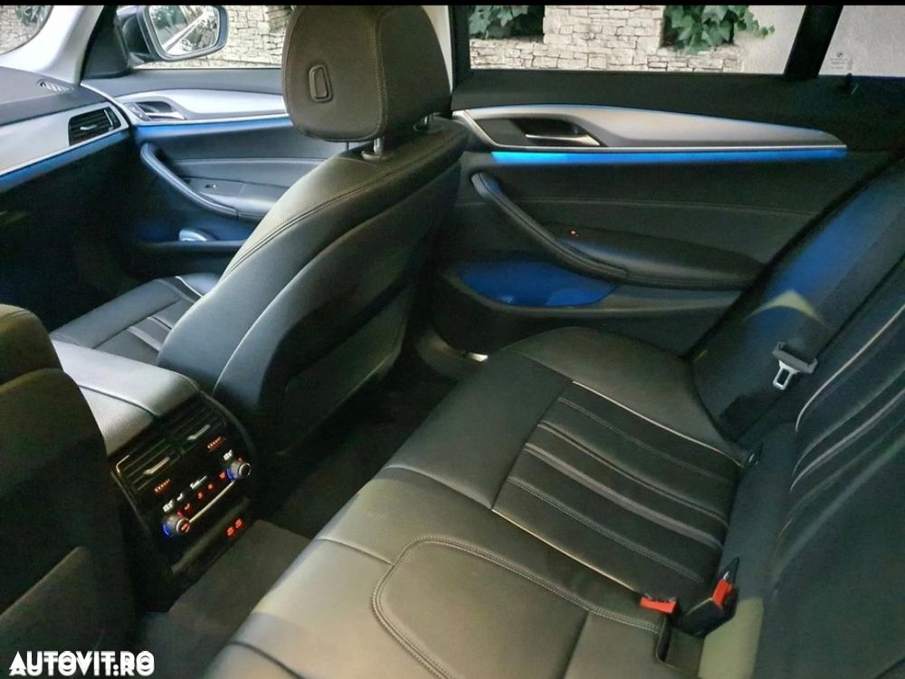 BMW Seria 5 530e xDrive Touring Aut. - 15