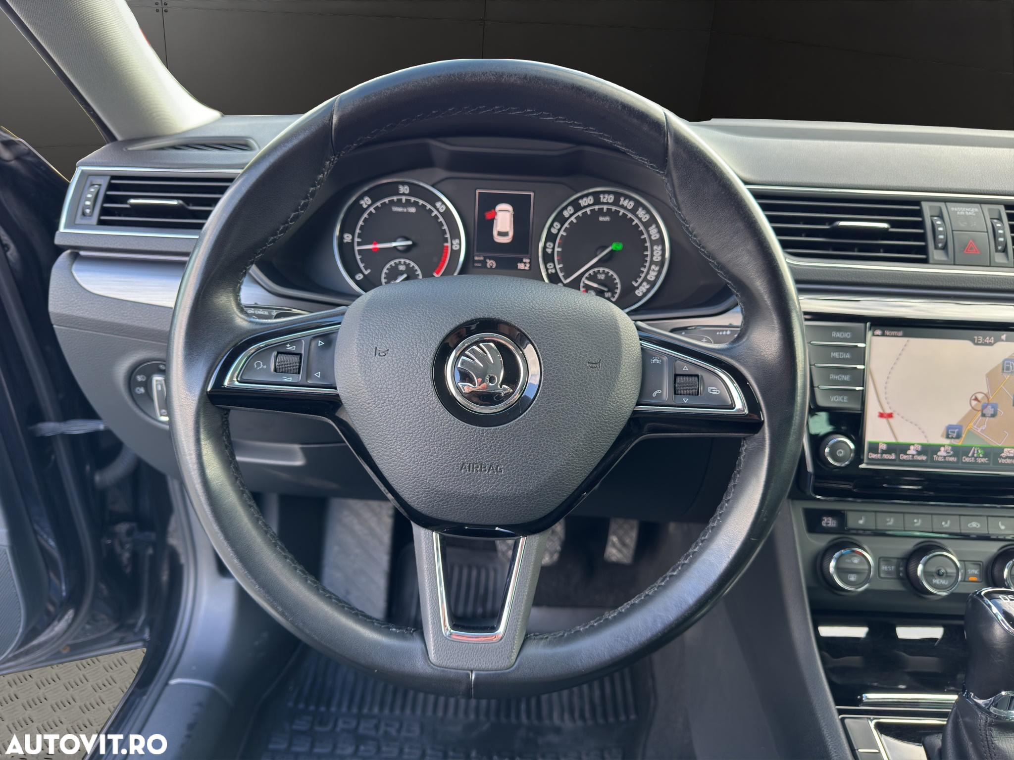 Skoda Superb 2.0 TDI DSG Style - 11