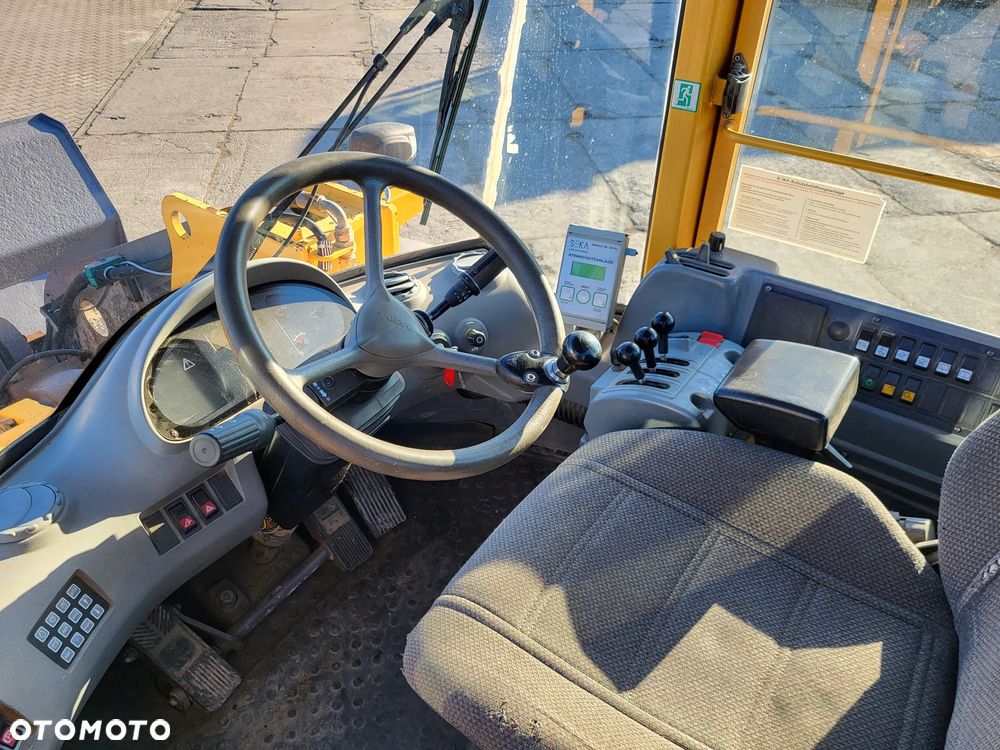 Volvo L 120 E spr z Niemiec - 11