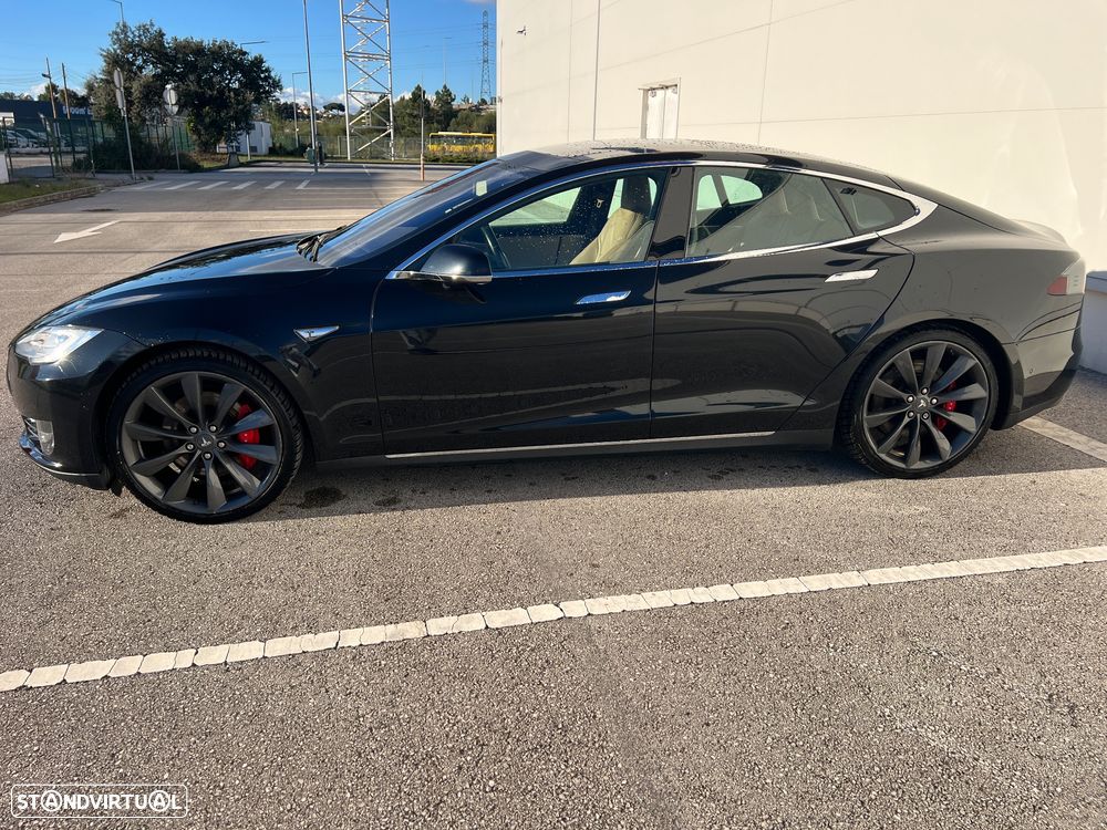 Tesla Model S P90D - 8