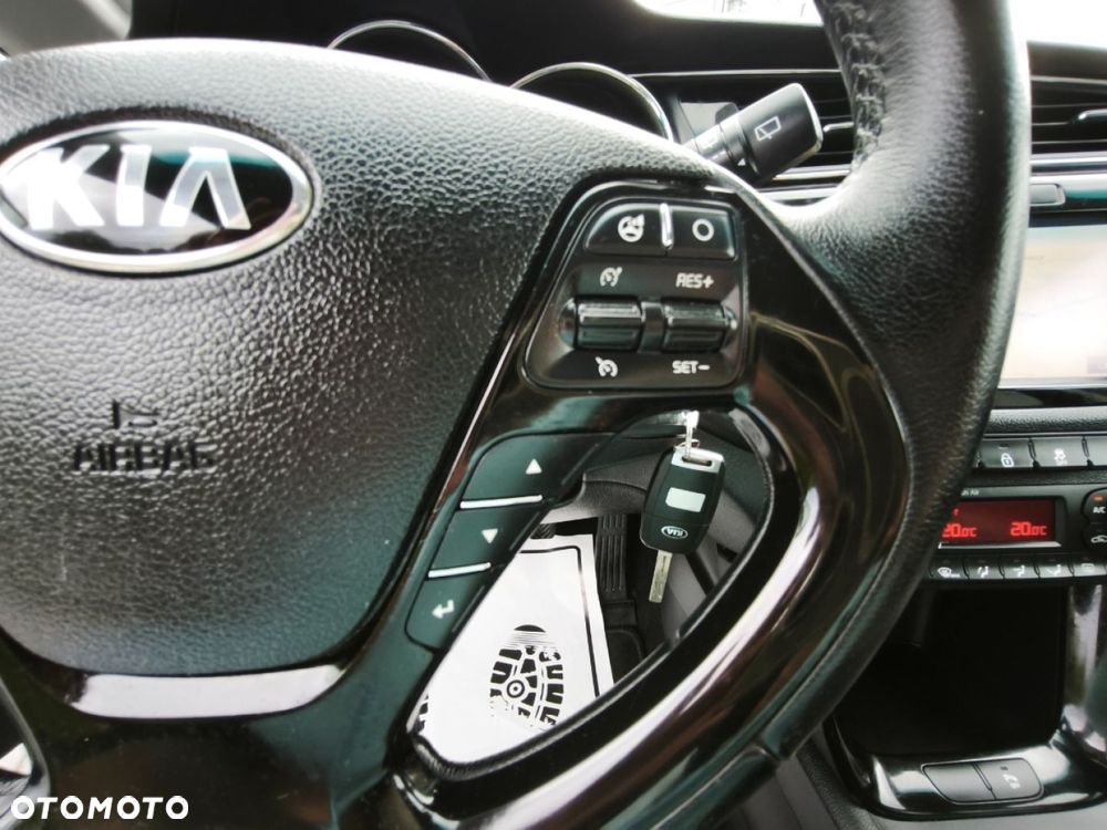 Kia Ceed - 13
