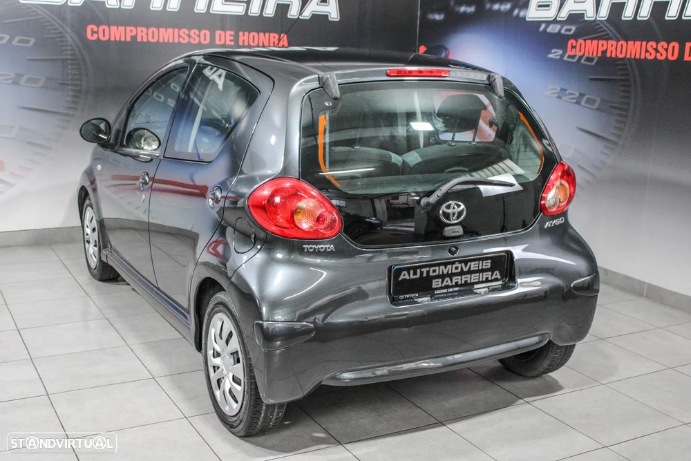 Toyota Aygo 1.0 + AC - 18