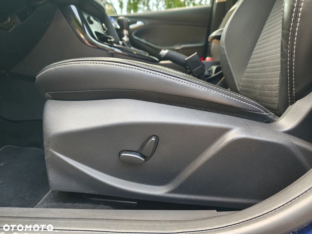 Ford Focus 1.5 EcoBoost Titanium ASS - 11