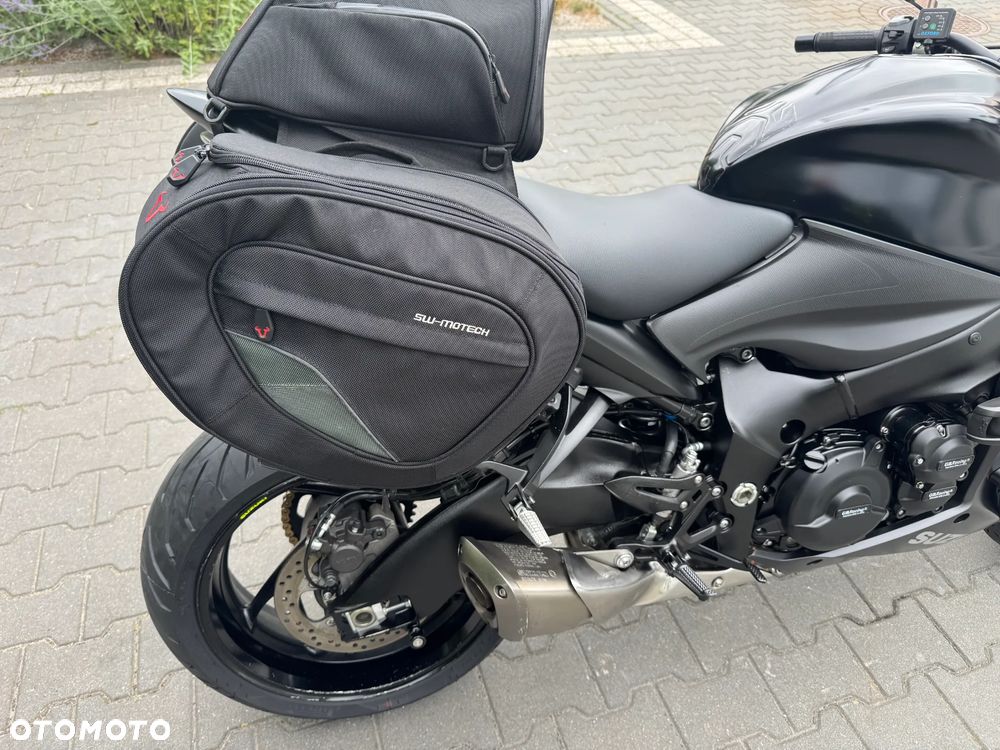 Suzuki GSX 1000 - 14