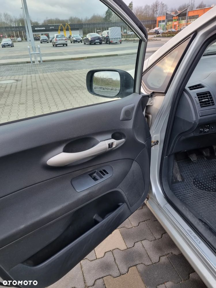 Toyota Auris 1.4 VVT-i Terra - 8