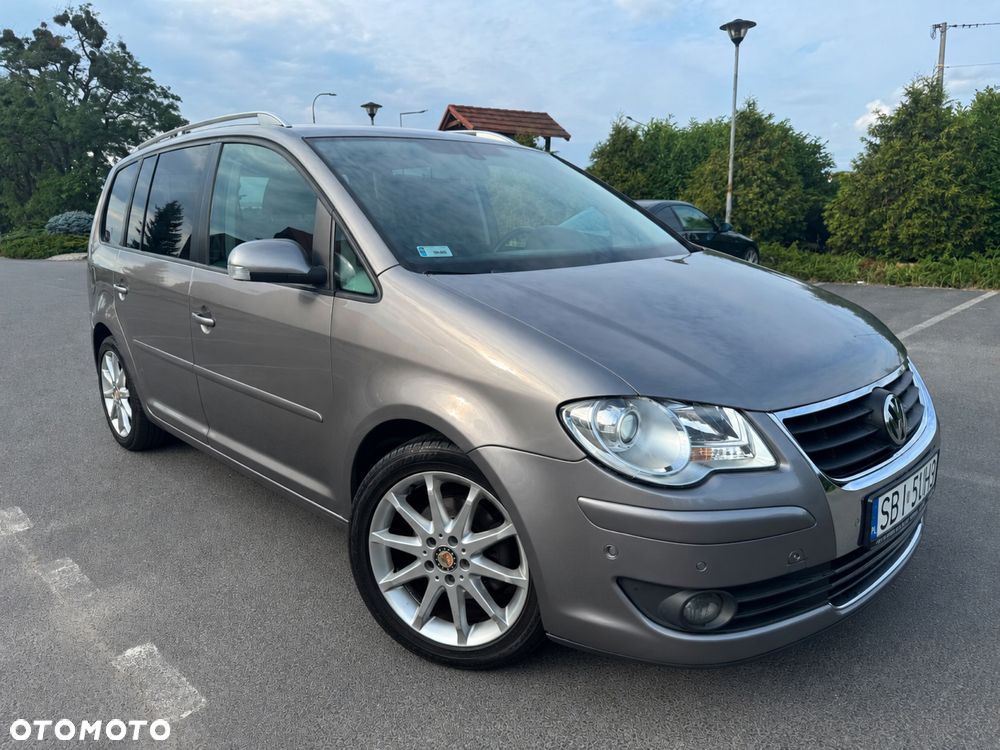 Volkswagen Touran - 1