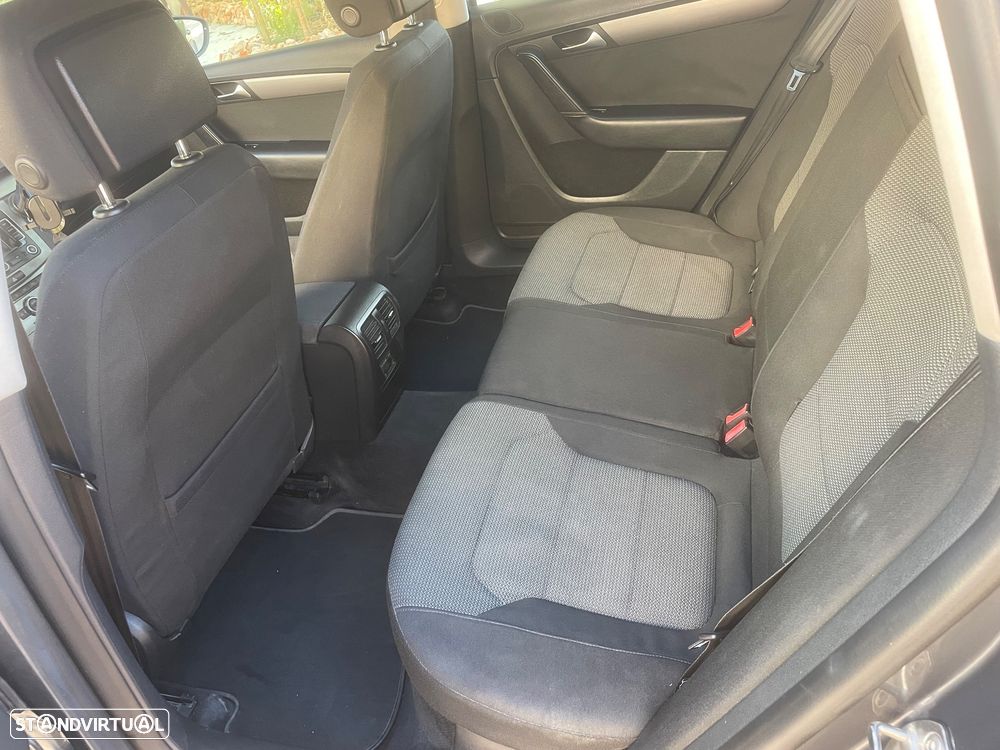 VW Passat Variant 1.6 TDI BlueMotion Comfortline - 38