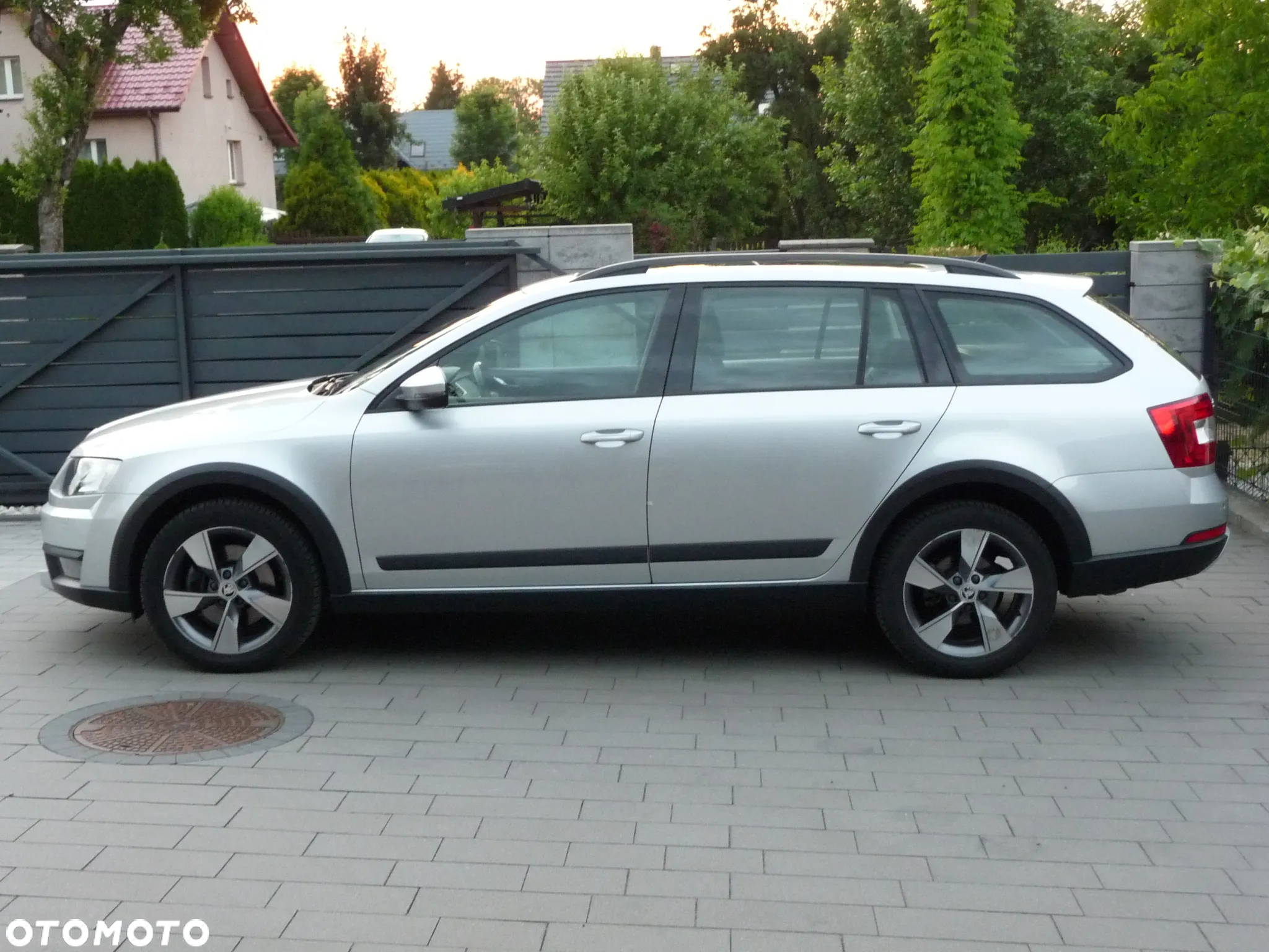Skoda Octavia Scout 2.0 TDI 4x4 DSG - 6