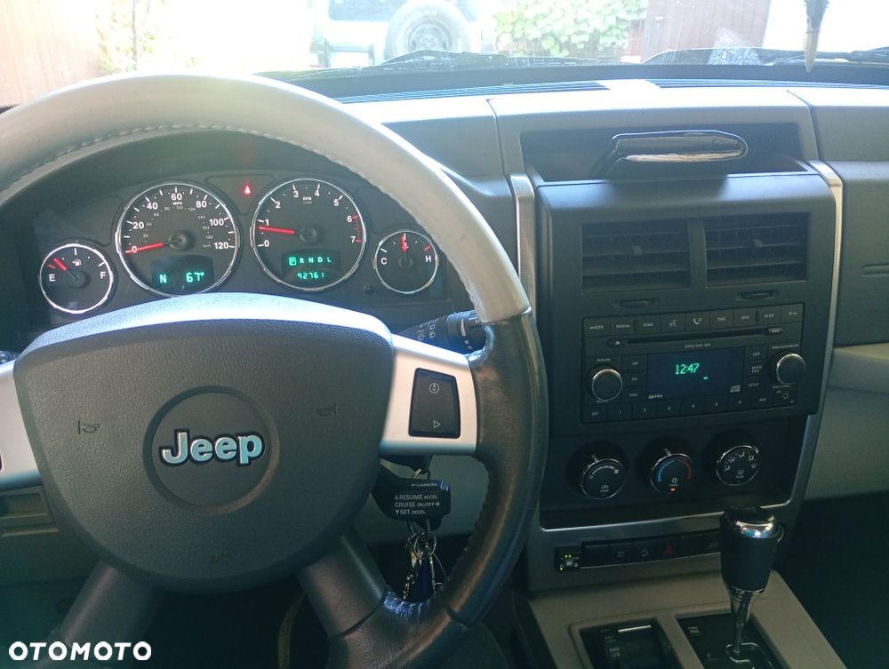 Jeep Liberty - 4