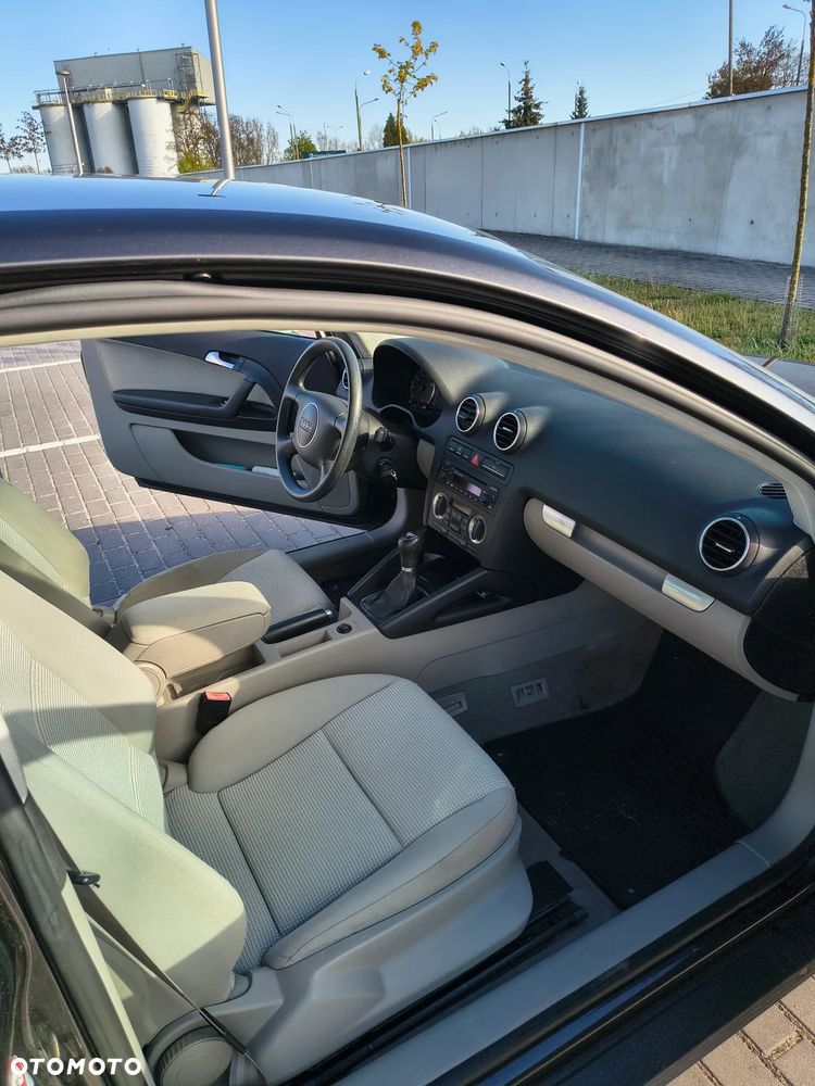 Audi A3 3-drzwiowe 1.6 Attraction - 8