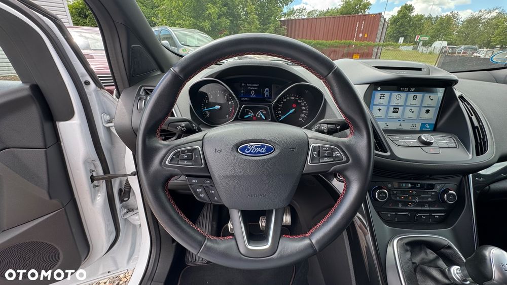Ford Kuga 1.5 EcoBoost 2x4 ST-Line - 32