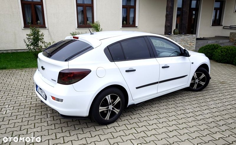 Chevrolet Cruze 1.6 LS - 33