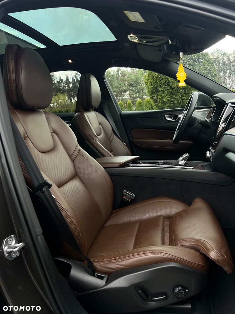 Volvo XC 60 B5 D AWD Inscription - 23