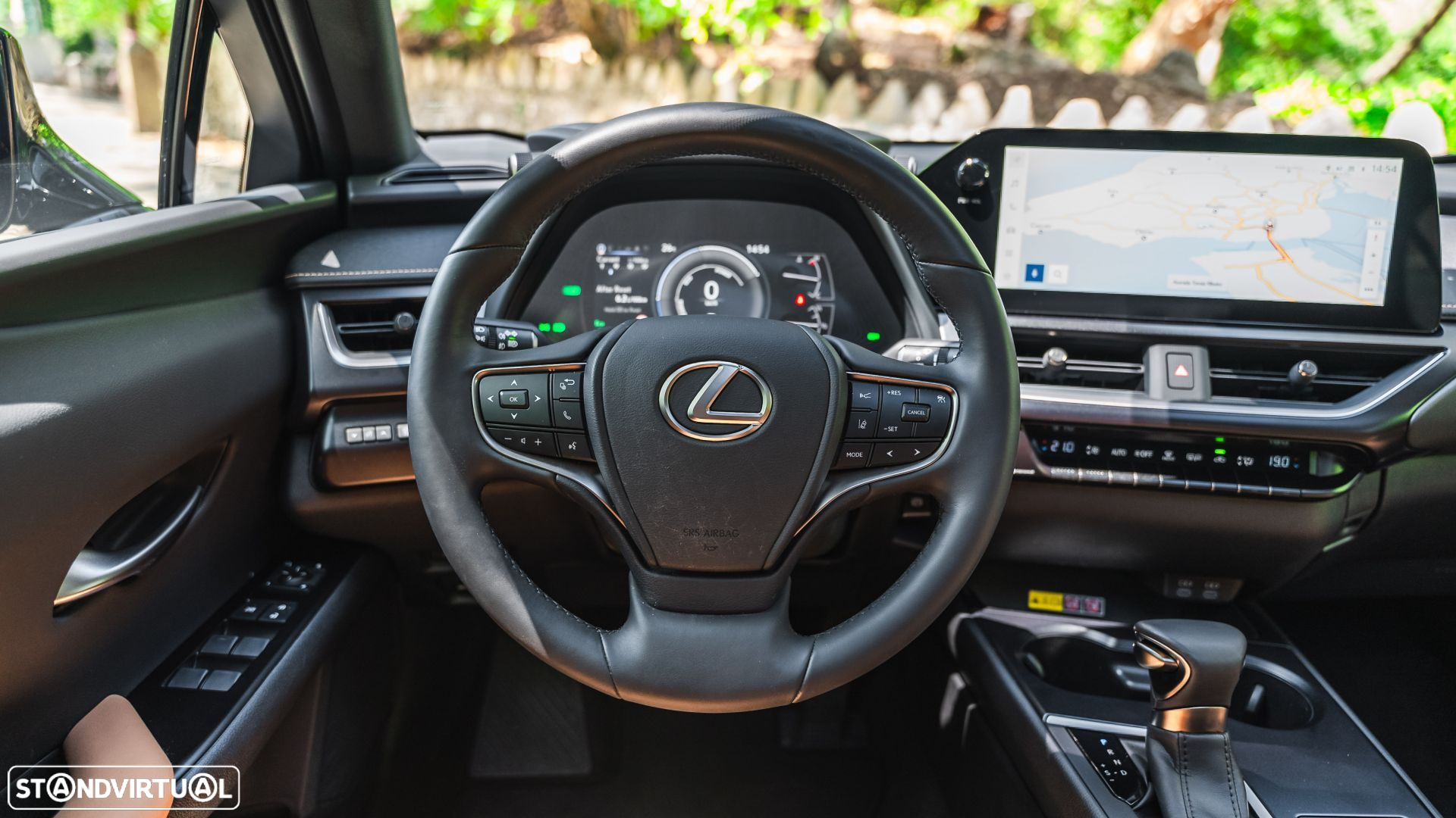 Lexus UX 250h Sport (Ecrã 12.3) - 18