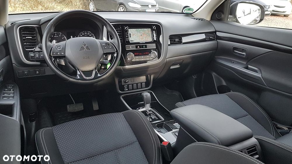 Mitsubishi Outlander 2.0 2WD CVT Spirit - 19