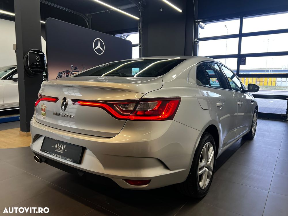 Renault Megane TCe Life - 4