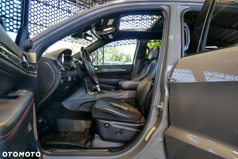 Jeep Grand Cherokee - 8