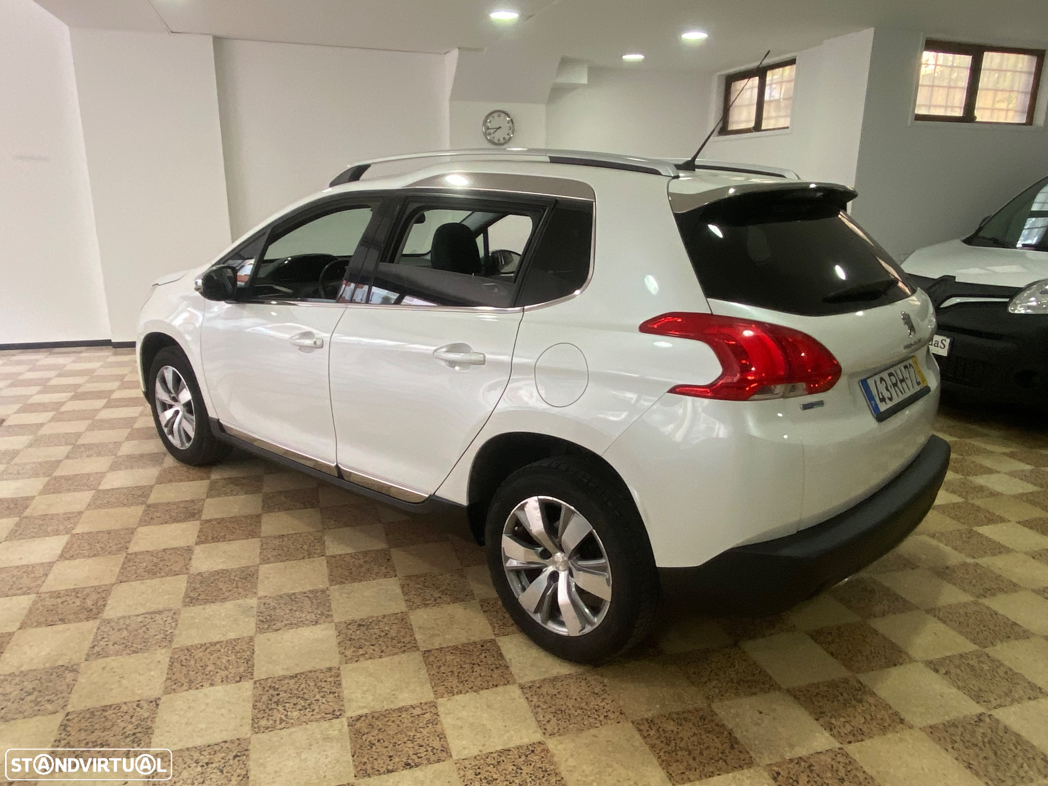 Peugeot 2008 1.2 PureTech Allure - 7