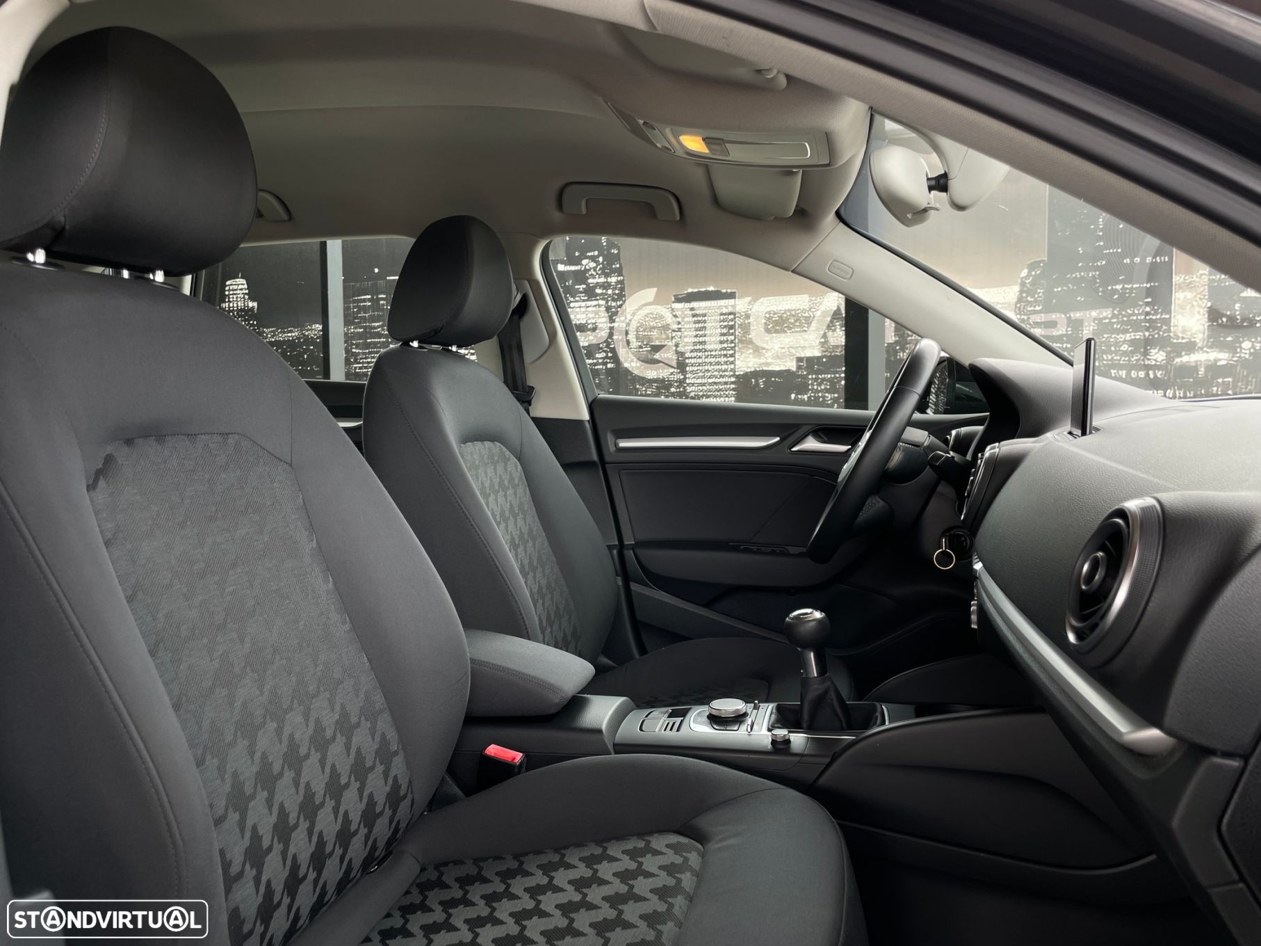 Audi A3 Sportback 1.6 TDI Attraction Ultra - 16